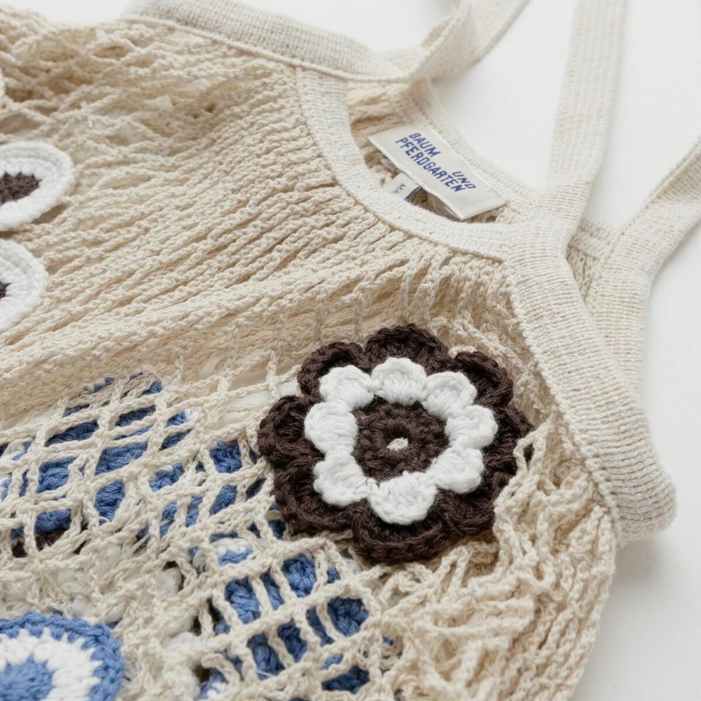 Crocheted cotton Floral Mesh Tote Bag in Cream and Blue Baum und Pferdgarten - Picture 3 of 9